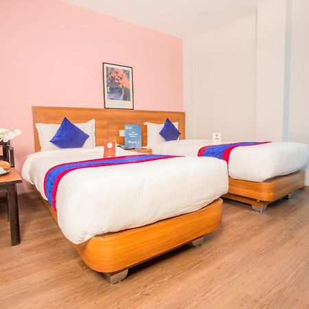 Oyo 136 Hotel Om Plaza カトマンズ エクステリア 写真